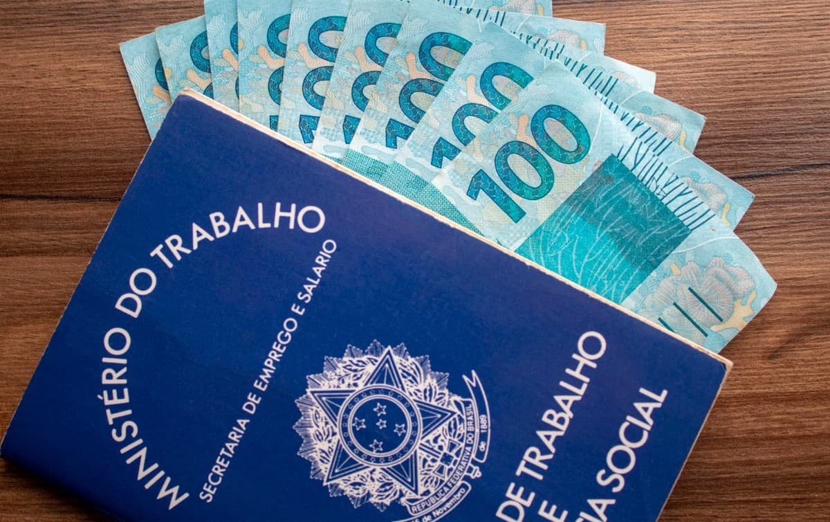 Novo salário mínimo de R$ 1.621 entra em vigor