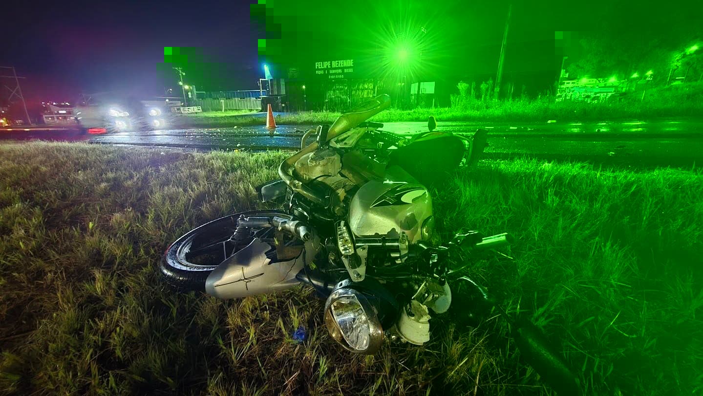 Colisão entre moto e veículo de Constantina resulta na morte de uma jovem 