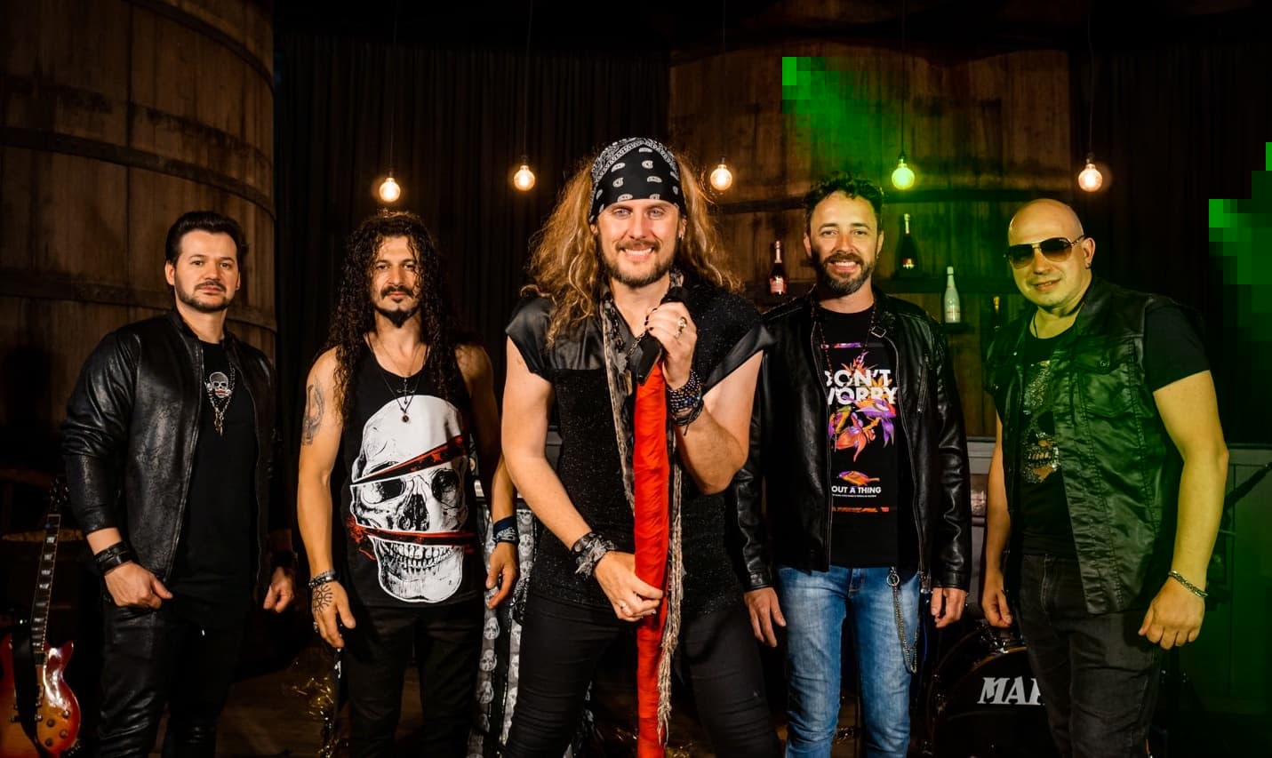 Liberato Salzano promove espetáculo Natal Luz com show da Banda Rosas nesta terça-feira